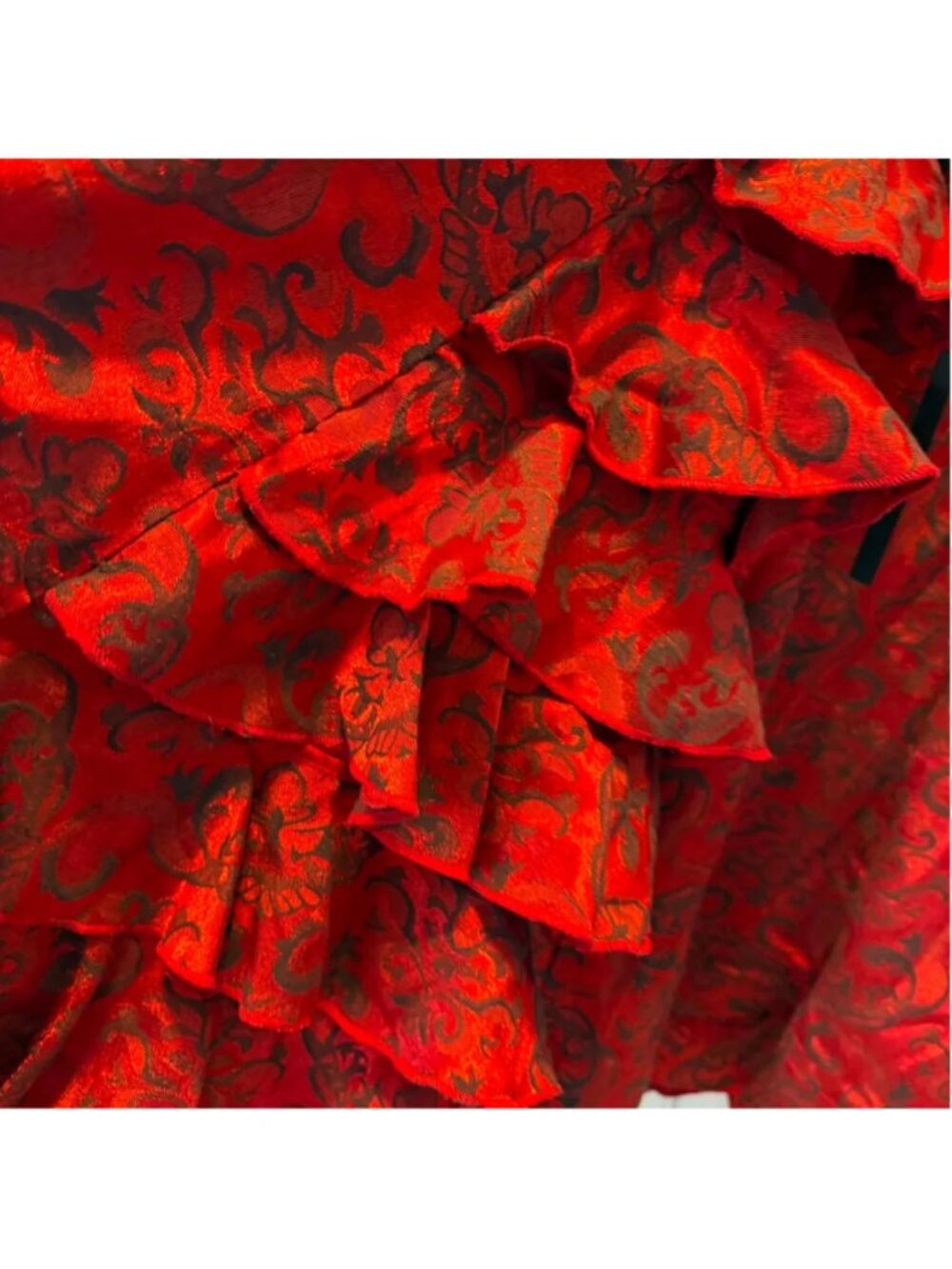 STUNNING VICTORIAN STYLE CORSET SKIRT WITH RUFFLED HEM AND SATIN LACING MEDIUM. - Picture 4 of 7